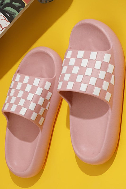 Checkered Beach Slides - Pink